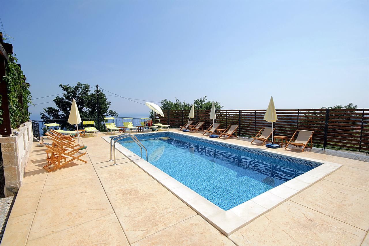 Апартаменты Apartments Oktopus Сутоморе