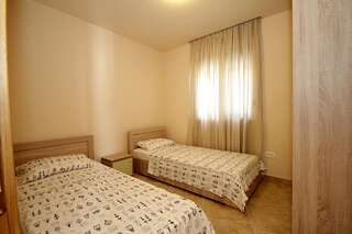 Апартаменты Apartments Oktopus Сутоморе Стандартные апартаменты с 2 спальнями-12
